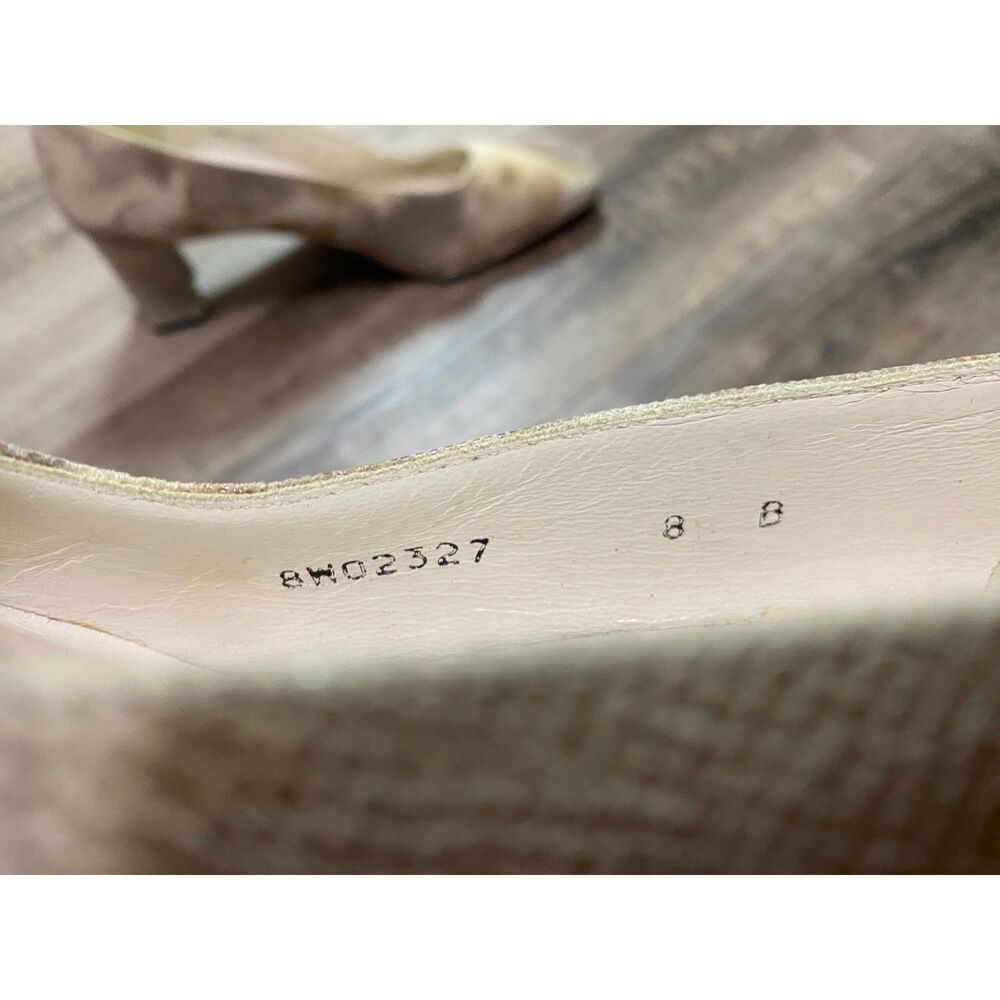 Stuart Weitzman Block Heel Closed Toe Pump size 8B - Picture 4 of 6
